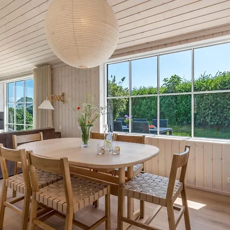 Casa vacanze Vaeinoe - 200m From The Sea By Interhome