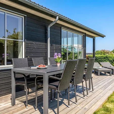 Vaeinoe - 200m From The Sea By Interhome Feriehus *