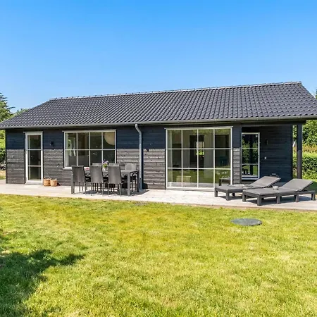 Vaeinoe - 200m From The Sea By Interhome Feriehus Børkop